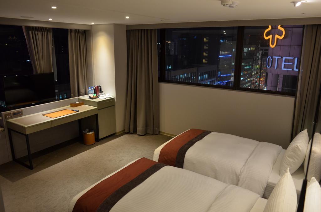 World Grand Nanjing Hotel 4*