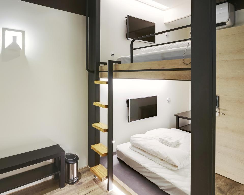 Hostel Taiwan Youth & Capsule Taipei