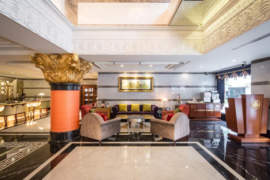Royal Palace Hotel