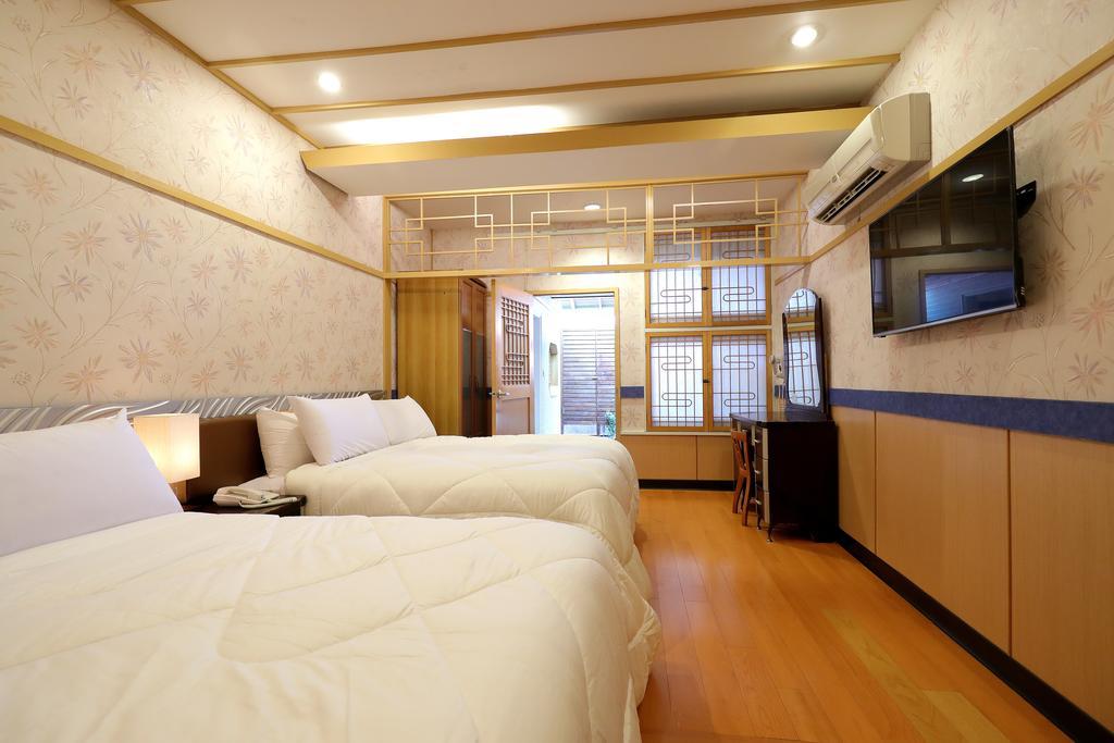 Phoenix Pavilion Hot Spring Inn