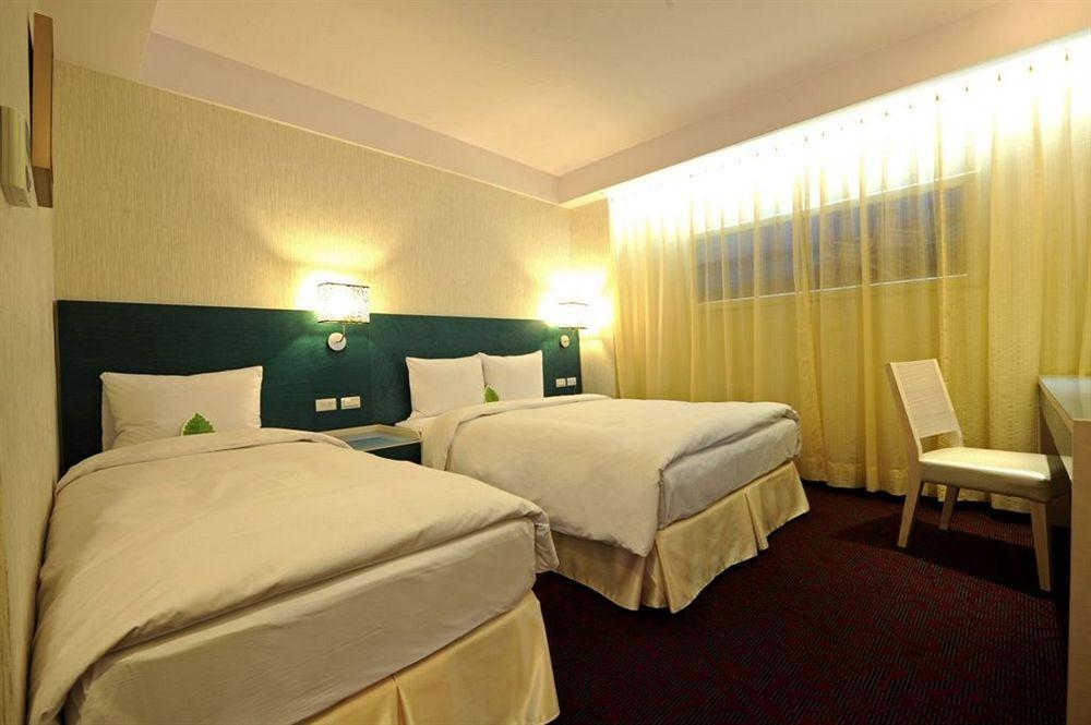 Just Live Inn-taipei Station Hotel 2*