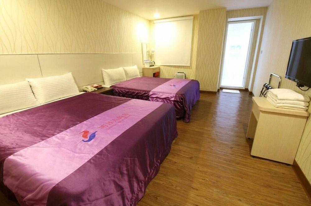 Tomorrow Hotel 3*
