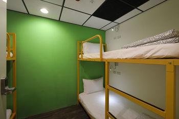 Yen Hostel *
