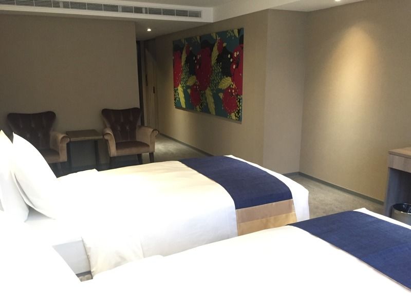 World Zhongxiao Hotel