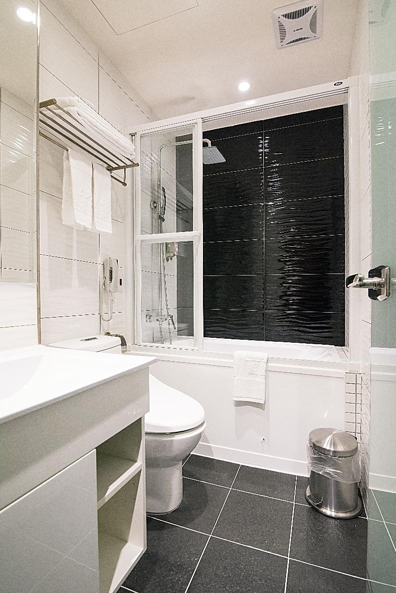 V-one - Ningxia No. 2 Hotel Taipei