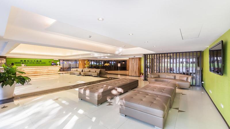 Hotel World Zhongxiao 4*