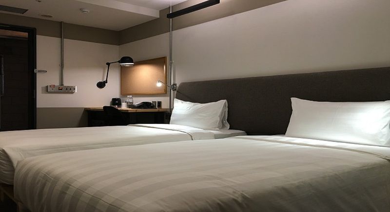 Papa Whale 4* Taipei