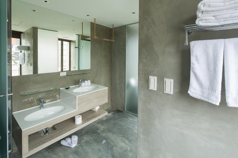 Roaders Zhonghua Hotel 3*
