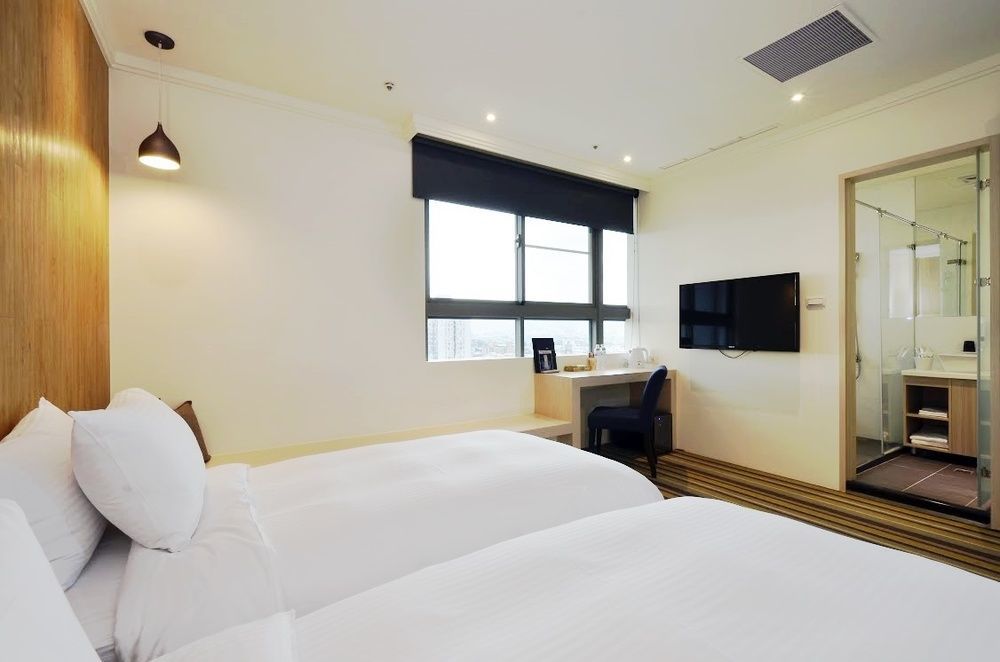 Hotel Merryday Banqiao 3*