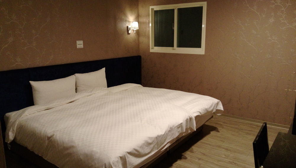 Hotel Sparkle Bridge Taipei