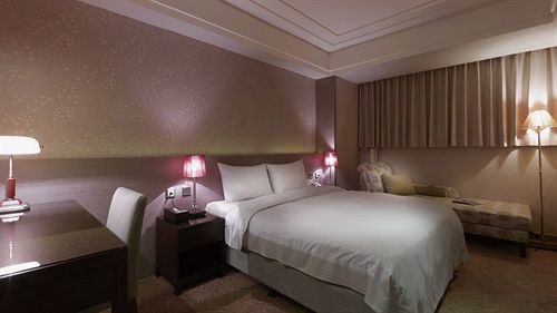Link World Hotel 3*