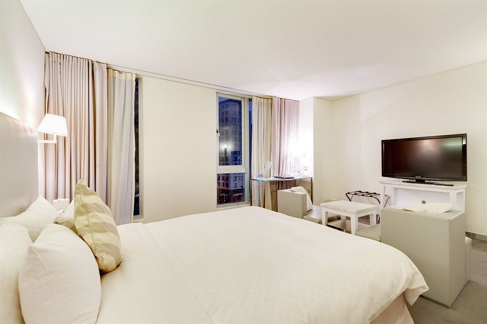 Ambience Hotel Taipei