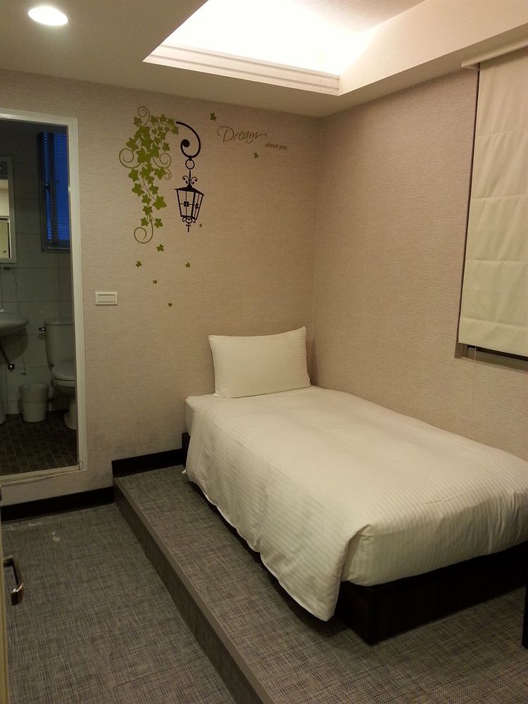 Ximen Holiday Aparthotel Taipei