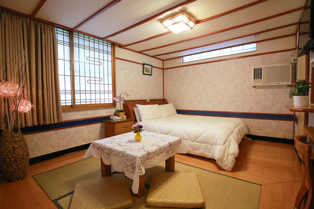 Phoenix Pavilion Hot Spring Inn Taipei