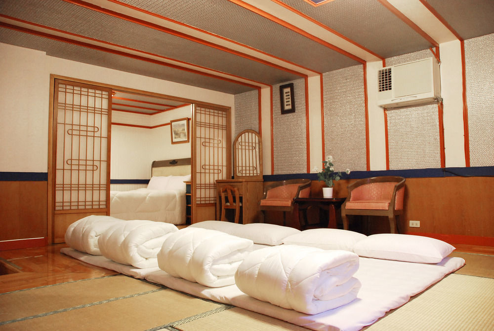Phoenix Pavilion Hot Spring Inn 3*
