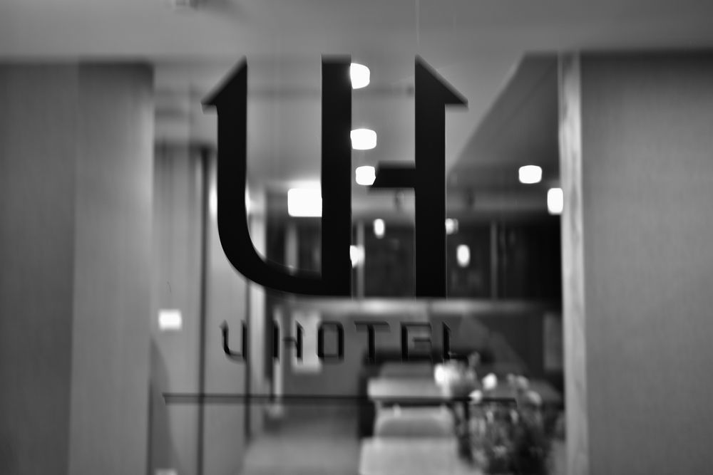 U