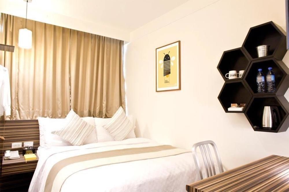 Hotel Bee House By Cosmos Creation - Main Station