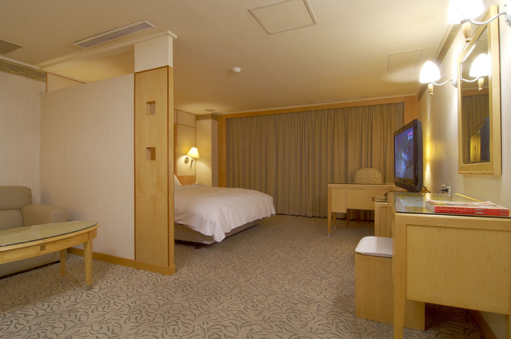 Golden Garden Hotel