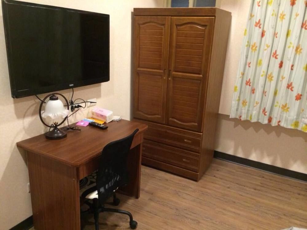3 Hotel 2*