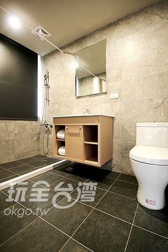 Changhua Inn 2*