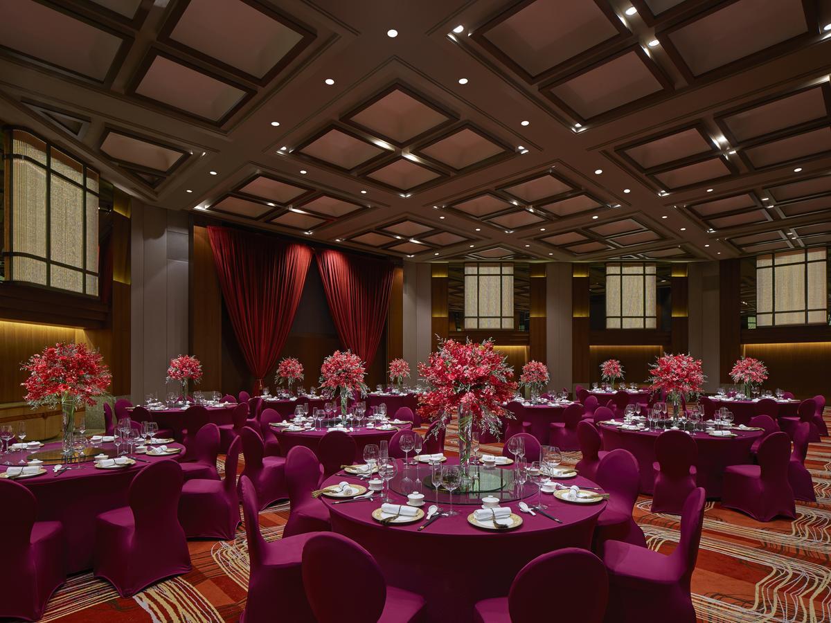 Shangri-la Far Eastern, Hotel 5*