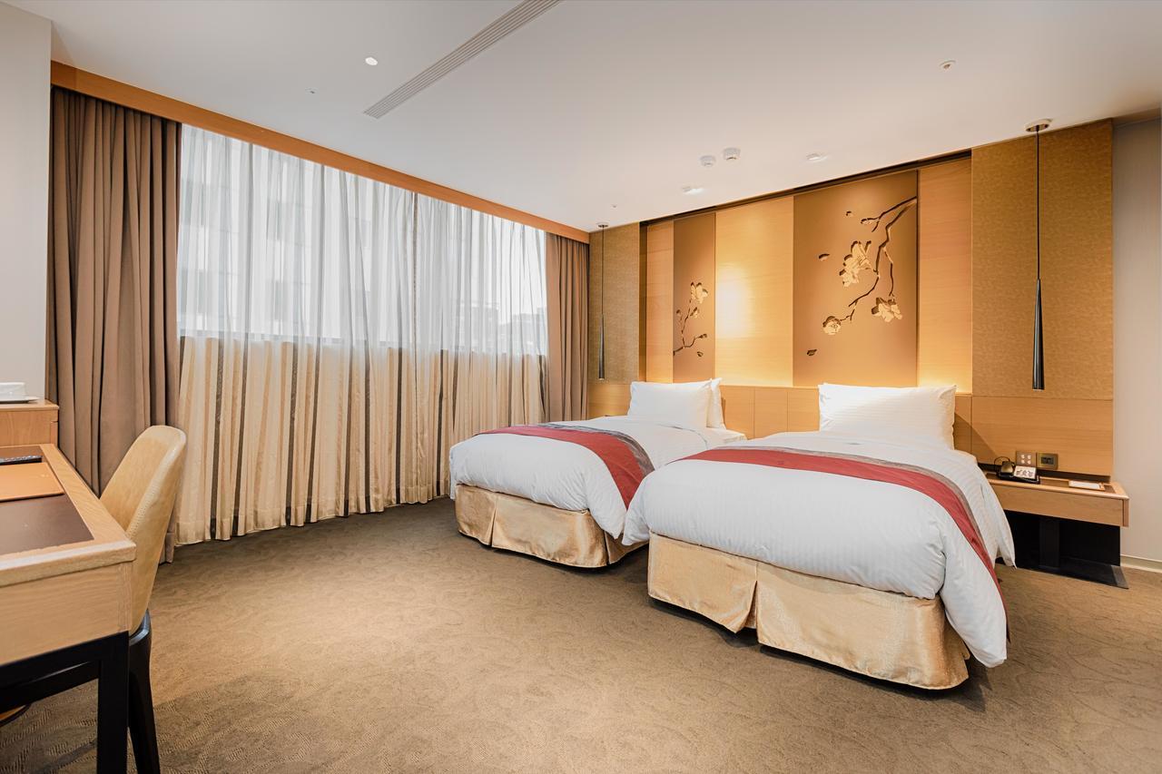 Hotel World Grand Nanjing 4*
