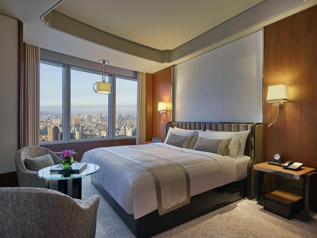 Hotel Shangri-la Far Eastern,