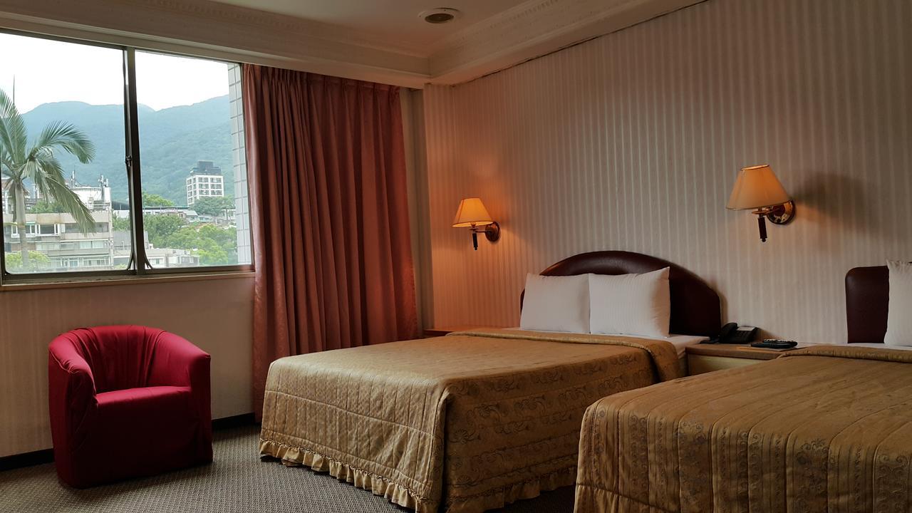Empire 2* Taipei