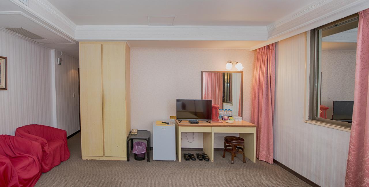 Empire Inn 2*