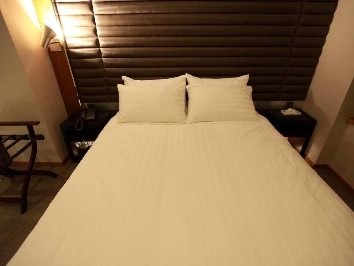 新麗旅店 Newful Hotel 3*