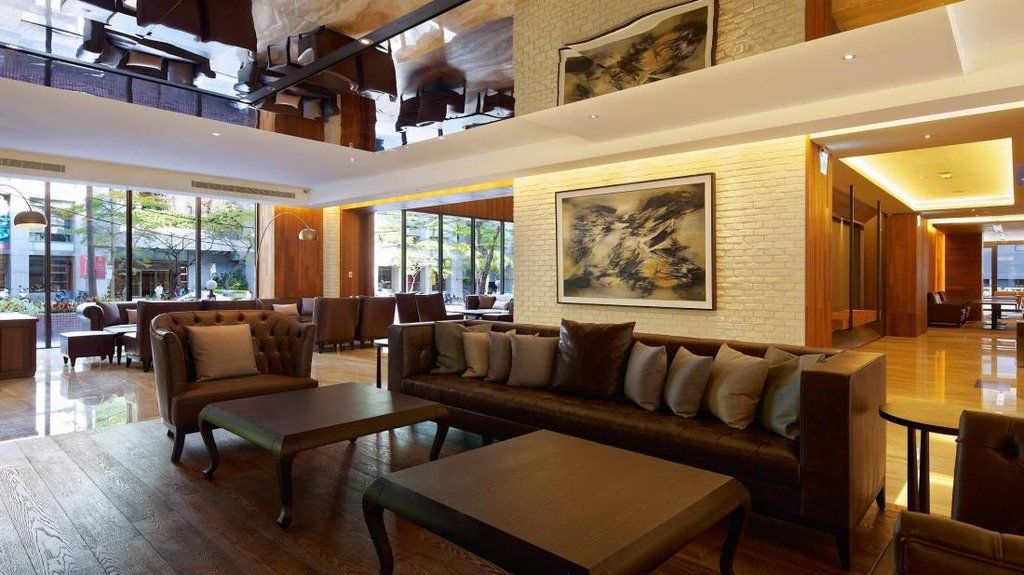 La Maison Hotel 4*