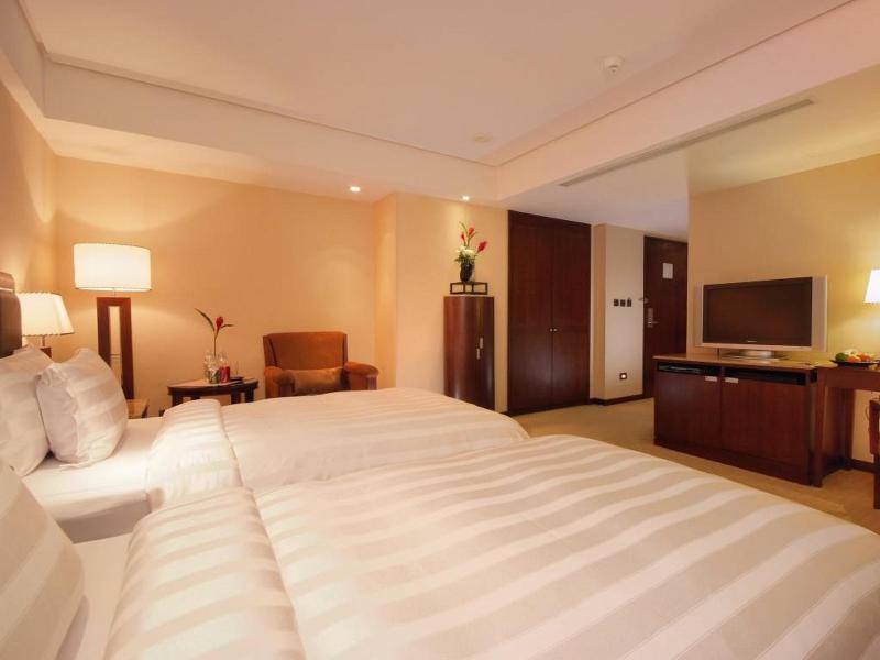 Royal Biz 3*