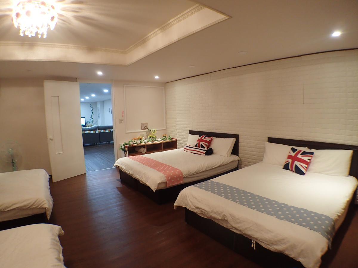 Ximending Mrt Red House * Taipei