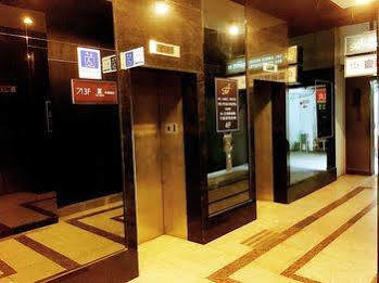 Amici Six Star 3* Taipei