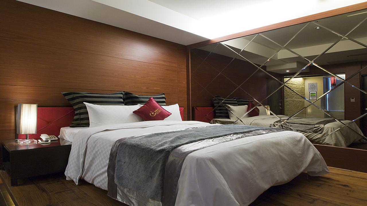Golden Hot Spring Hotel 4*