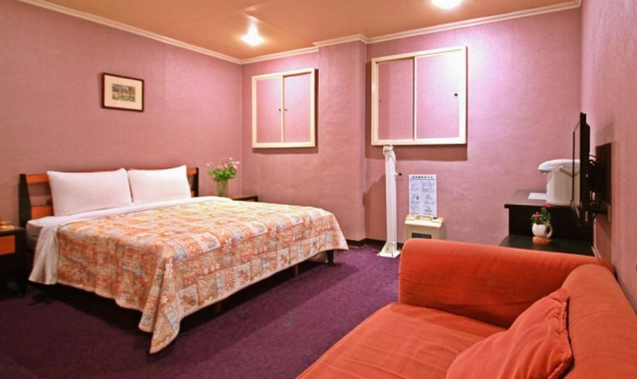 Inn Red