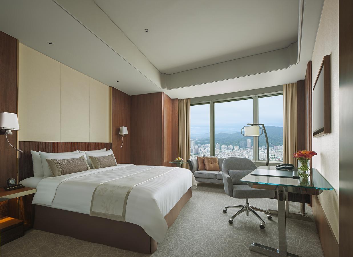 Hotel Shangri-la Far Eastern,