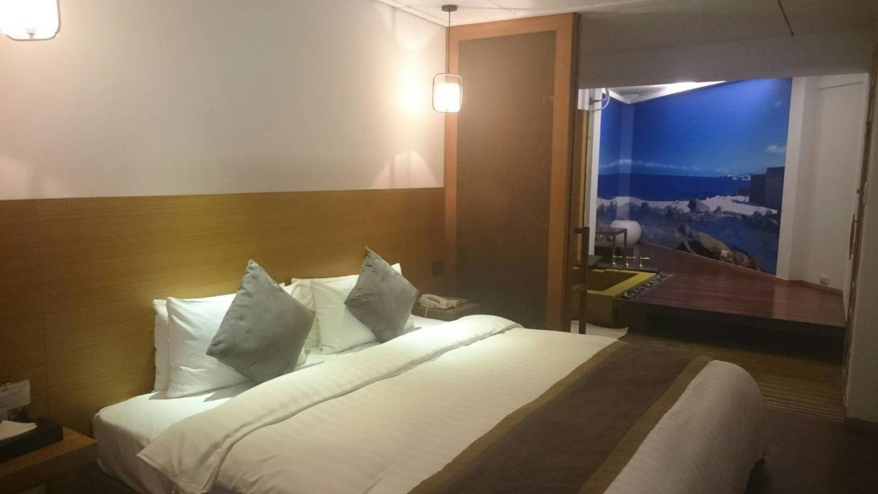 Double One Hotel 4*