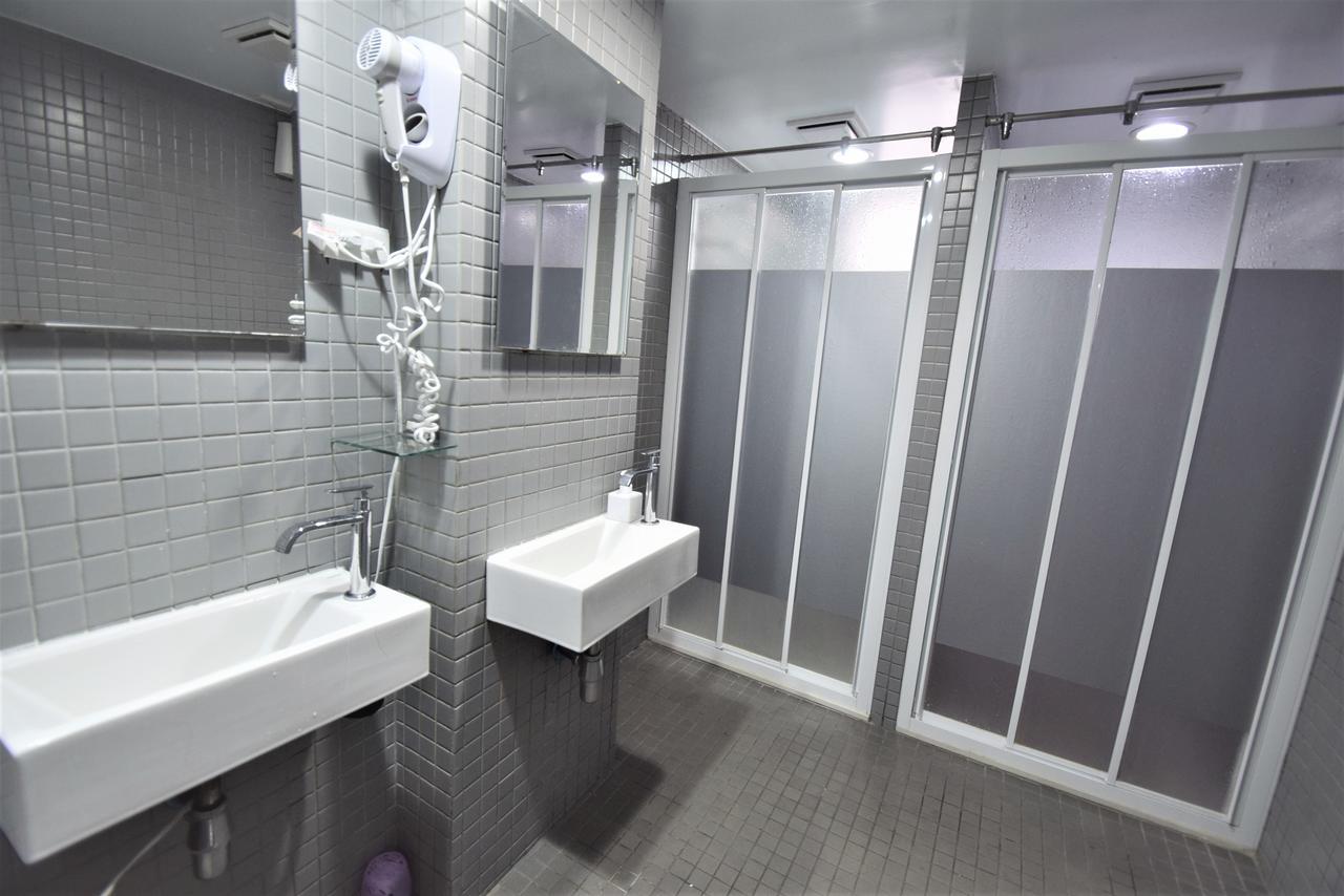 Cube - Main Station Hostel *