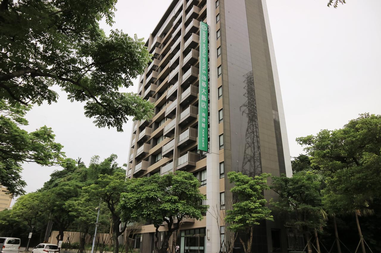 Hotel World Nangang 4*
