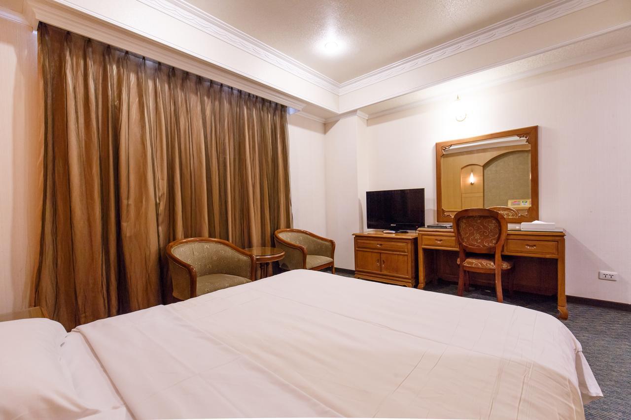 Champion Hotel 3*
