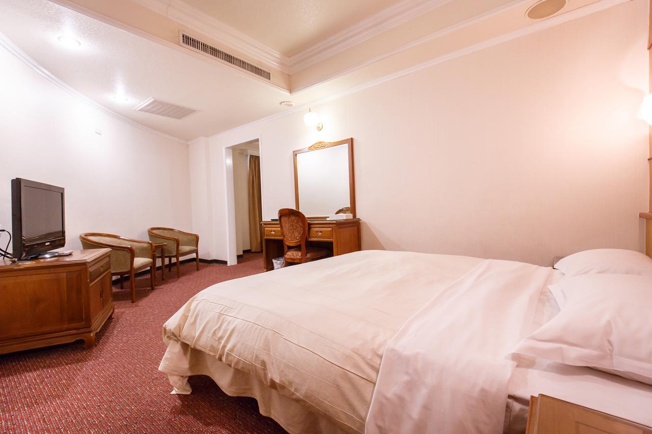 Champion Hotel