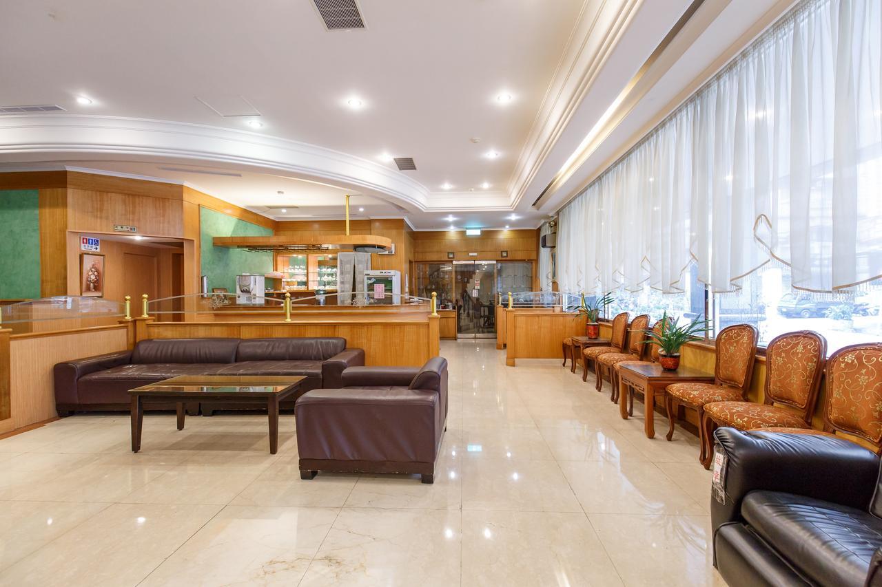 Champion Hotel 3*