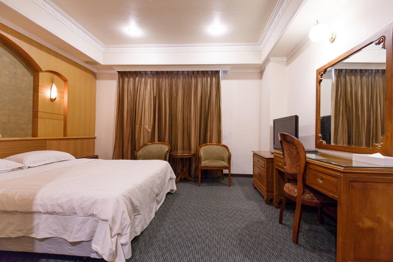 Hotel Champion