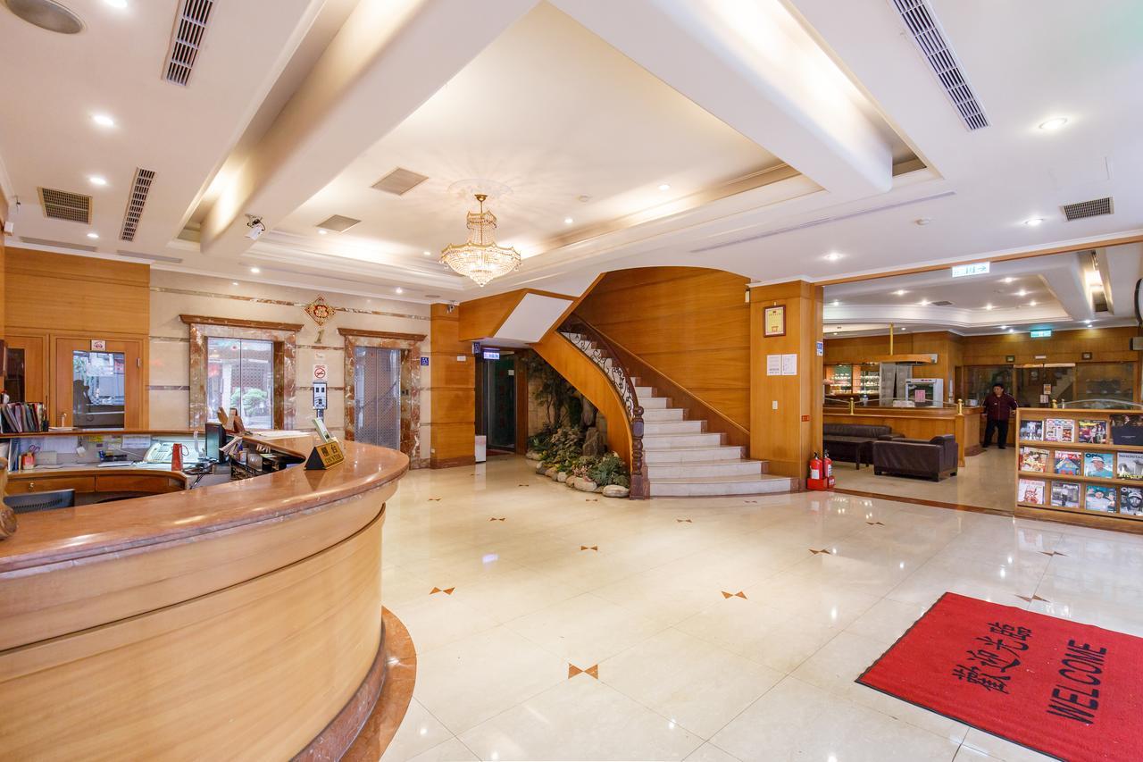 Champion Hotel 3*
