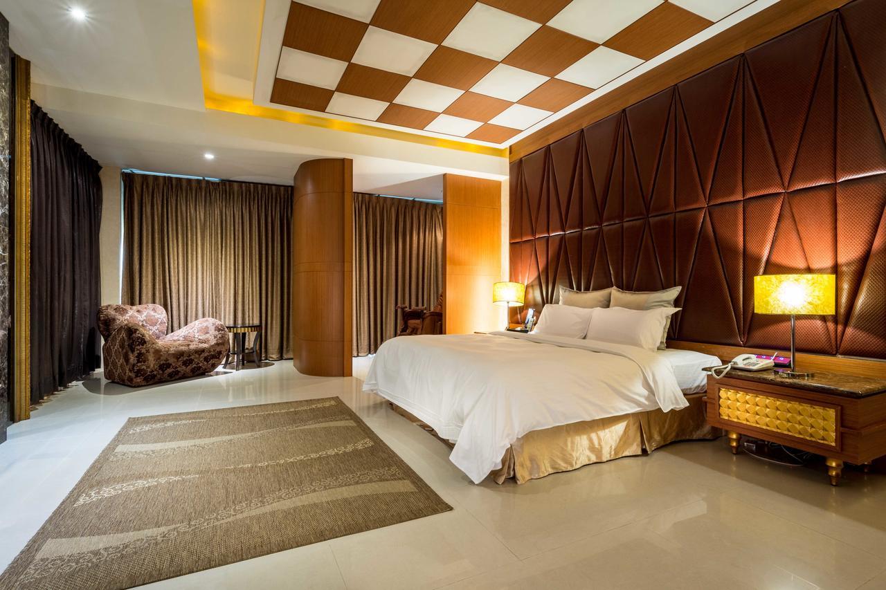 Uline 3* Taipei