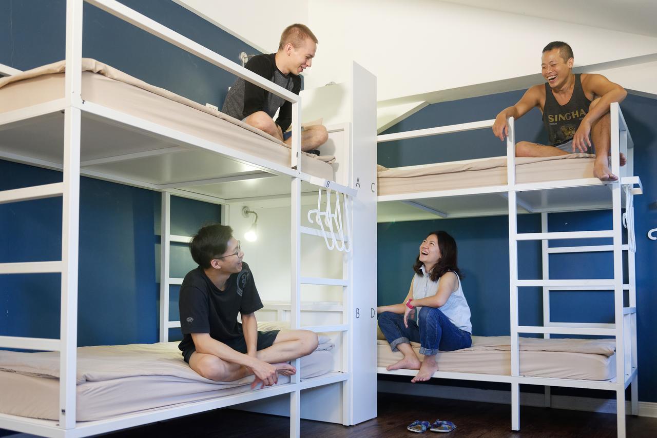 Hostel Flip Flop - Main Station