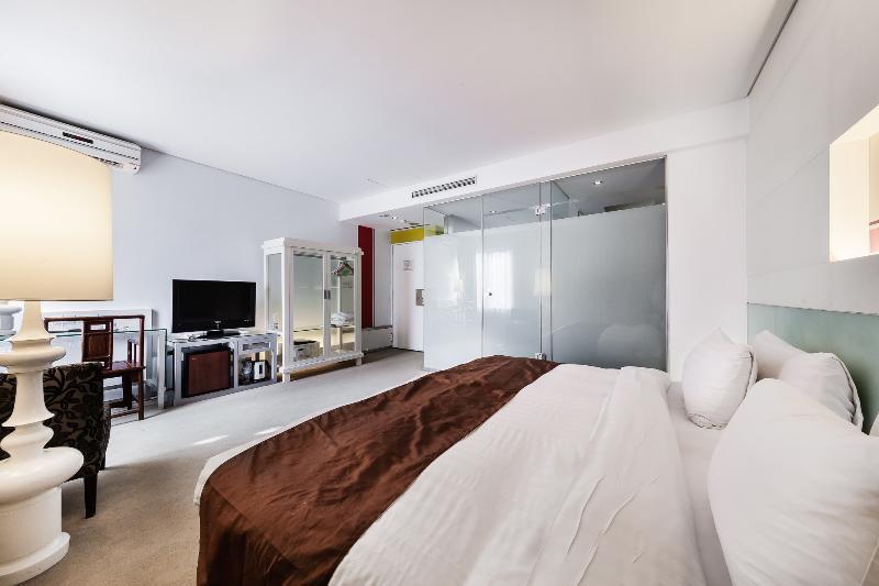 Hotel Green World Mai - Zhongshan 3*