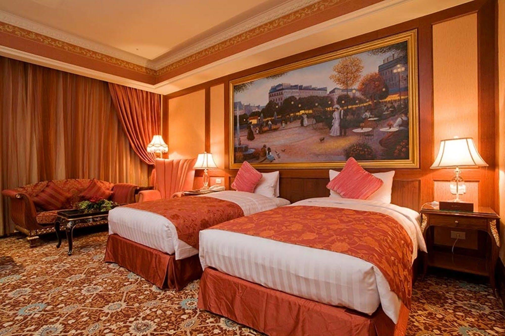 Capital Dazhi 4*