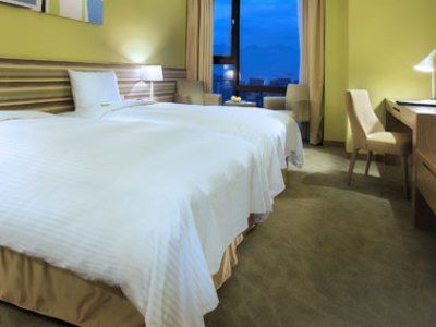 Two Tails Luzhou Hotel 4*